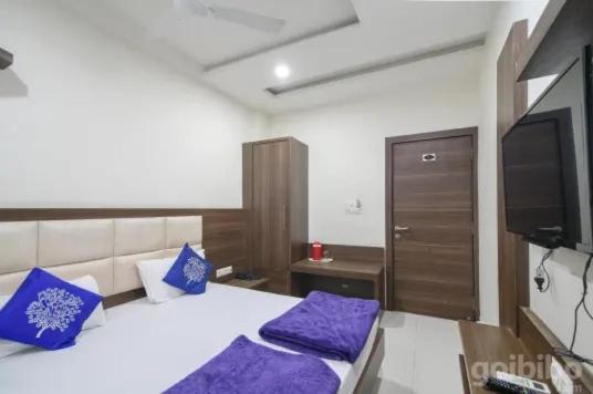 Hotel Amar Palace Ujjain Buitenkant foto